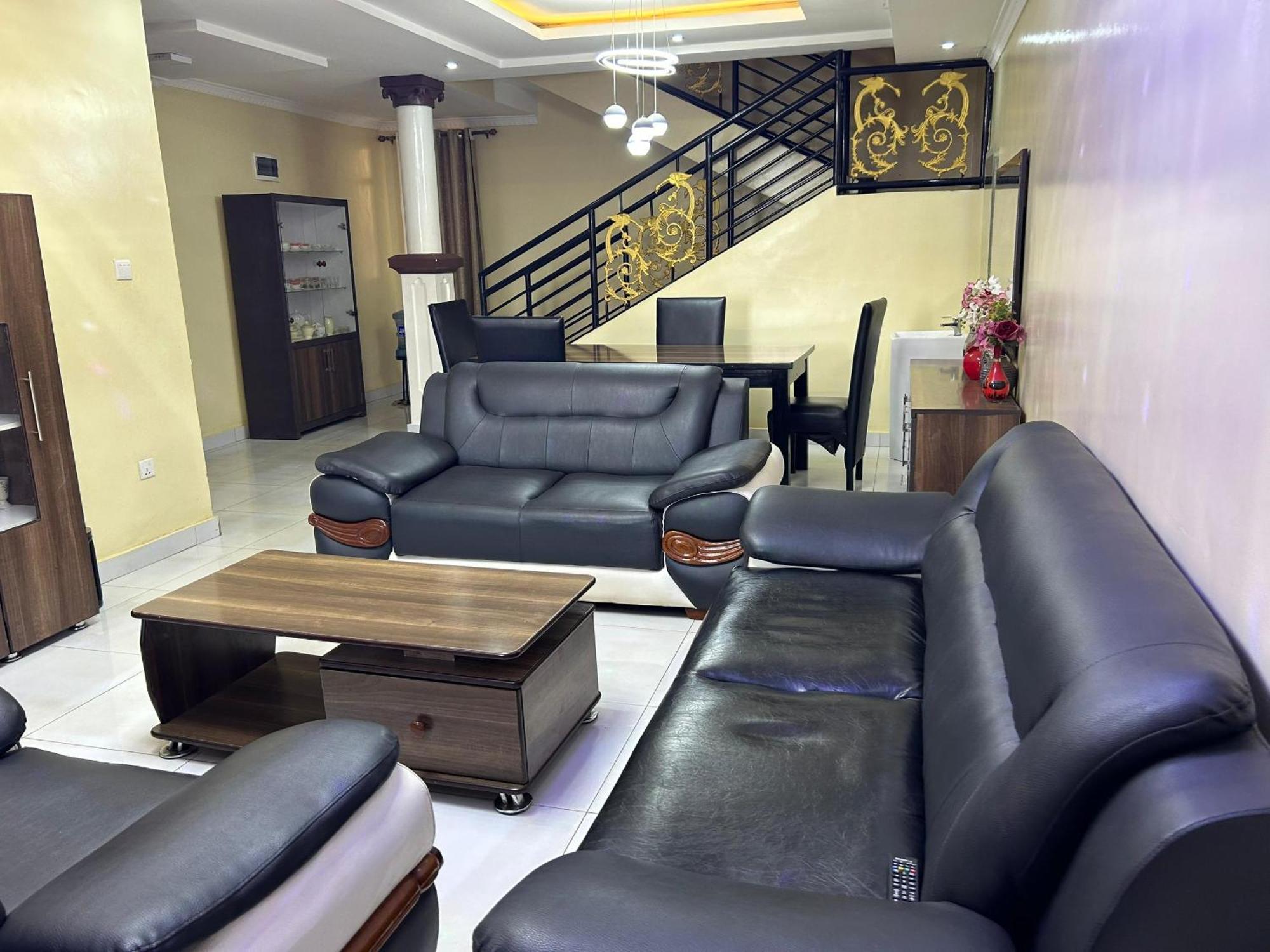 קיגאלי The Vibrant Lodge Gacuriro מראה חיצוני תמונה